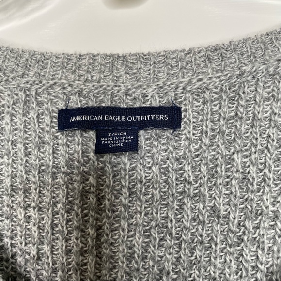 American Eagle Gray V-Neck Sweater Statement Sleeves with Braiding Size Small - Picture 7 of 9